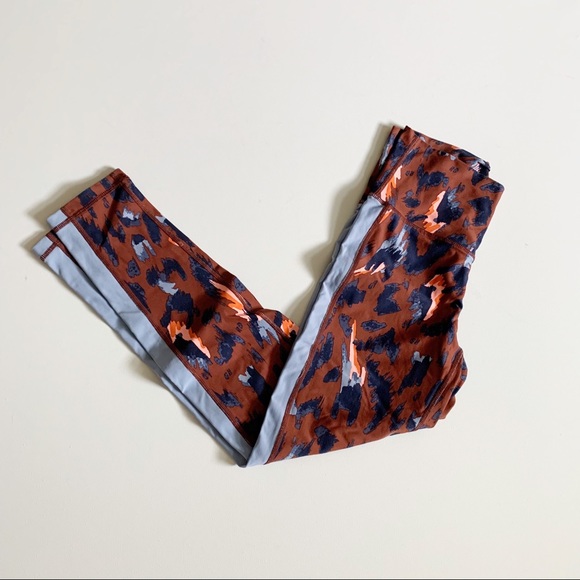 Aerie Chill Play Move Activewear Leggings Leopard Cheetah - Picture 7 of 7